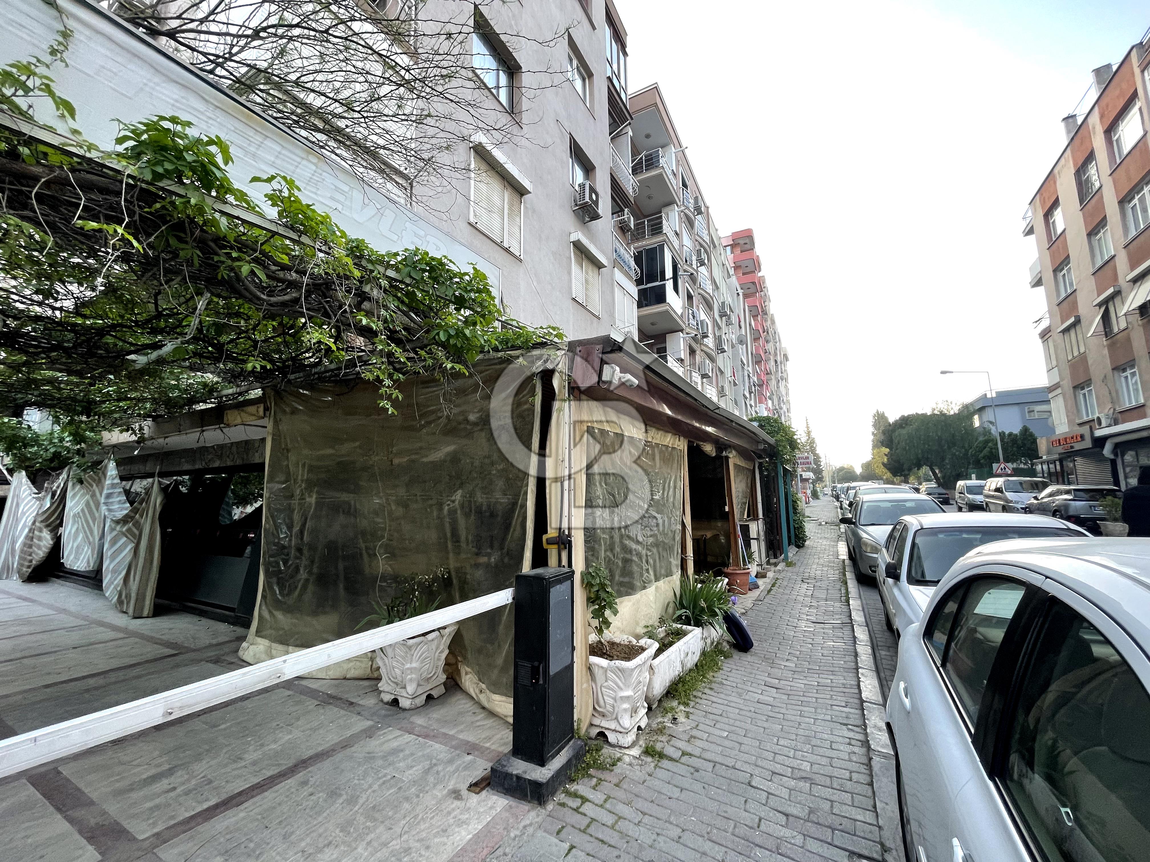 KARABAĞLAR BAHÇELİEVLER'DE GENİŞ ASMA KATLI SATILIK DÜKKAN