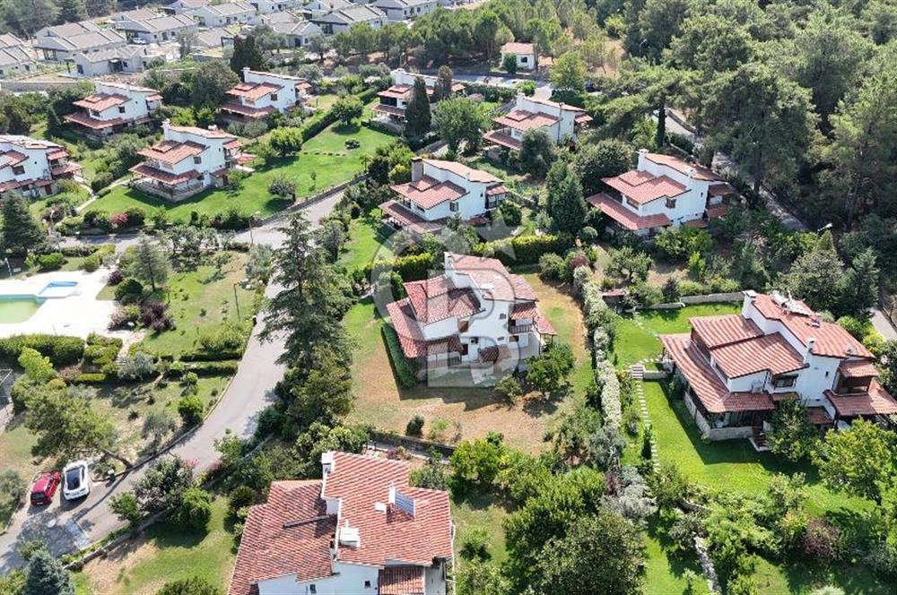 Kemalpaşa Yukarı kızılca Sağlıklı Yaşam Sitesinde Satılık Villa