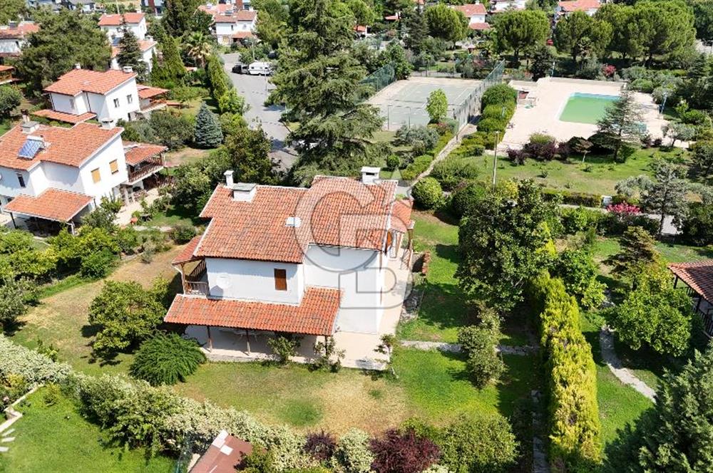 Kemalpaşa Yukarı kızılca Sağlıklı Yaşam Sitesinde Satılık Villa