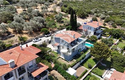 Çeşme Ildır'da Deniz Manzaralı Satılık 3+1 Villa ....
