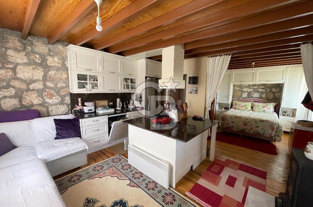 İzmir Karaburun Badembükü Satılık Taş Villa Doğa Harikası