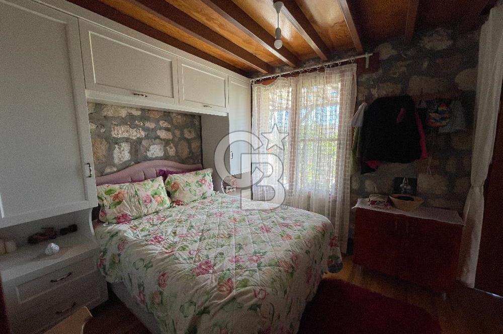 İzmir Karaburun Badembükü Satılık Taş Villa Doğa Harikası