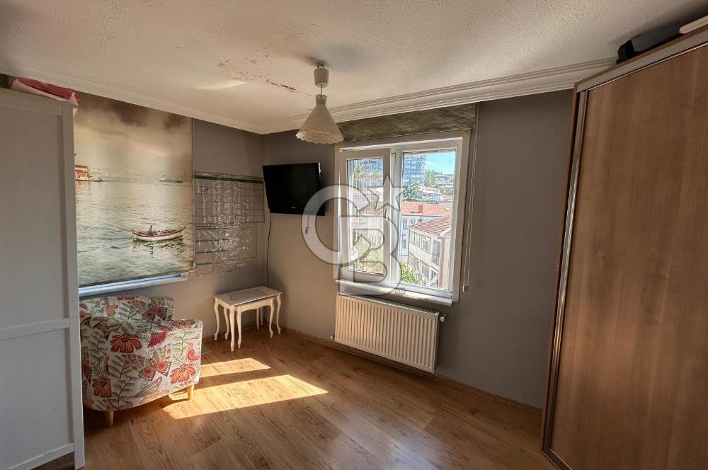 ÇENGELKÖY'DE BOĞAZ MANZARALI EŞYALI 2+1 KİRALIK DAİRE