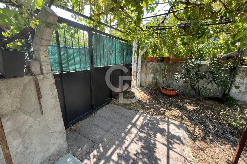 Urla Torasan Mahallesi 328 m2 Arsa İçerisinde Müstakil Ev