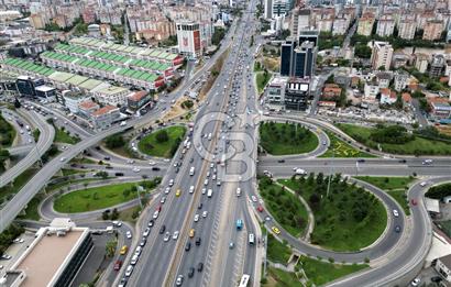E-5 YANYOL PLAZALAR BÖLGESİ EMSALSİZ 3.400 M2 SATILIK ARSA