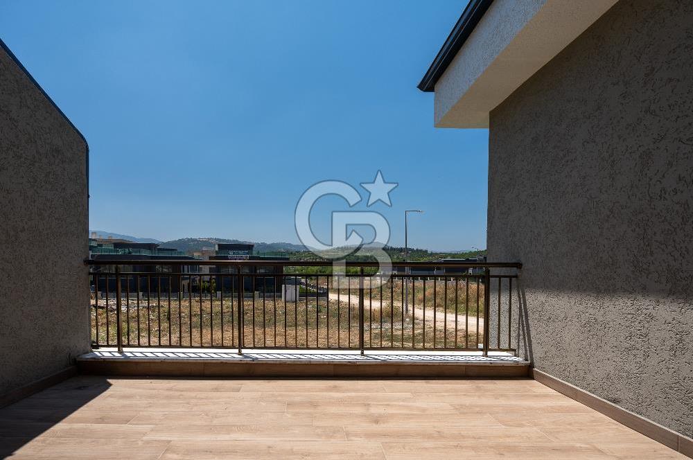 GÜMÜŞTEPE DE MERKEZİ KONUMDA 4+1 VİLLA