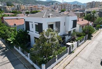 Balçova Satılık 3+1 Villa Agora Avm Karşısında