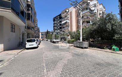 Karşıyaka Şemiklerde 3 cephe Satılık Dükkan