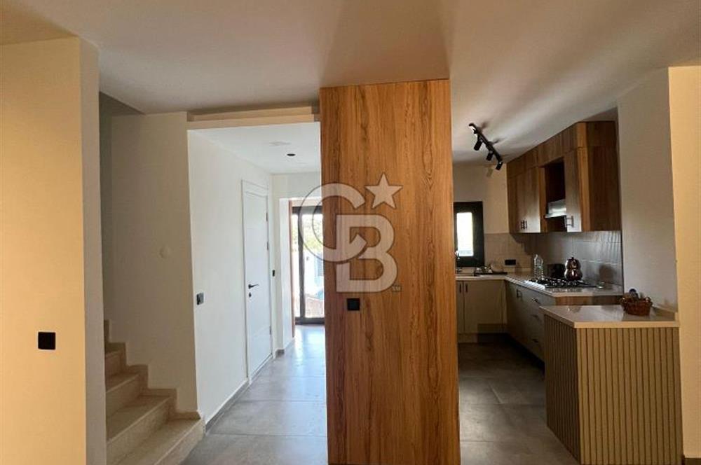 Çeşme 16 Eylül Mah. Havuzlu, Eşyalı Satılık Lüx 3+1 Villa