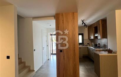 Çeşme 16 Eylül Mah. Havuzlu, Eşyalı Satılık Lüx 3+1 Villa