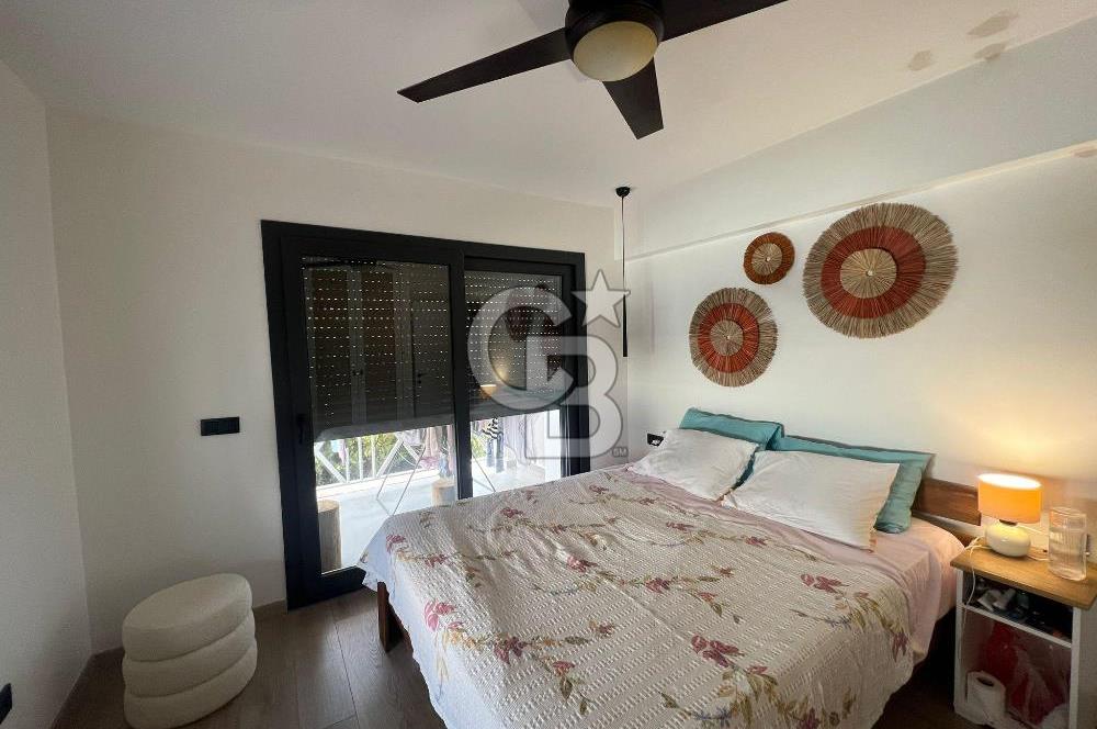 Çeşme 16 Eylül Mah. Havuzlu, Eşyalı Satılık Lüx 3+1 Villa