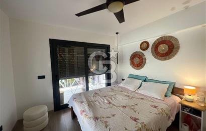 Çeşme 16 Eylül Mah. Havuzlu, Eşyalı Satılık Lüx 3+1 Villa