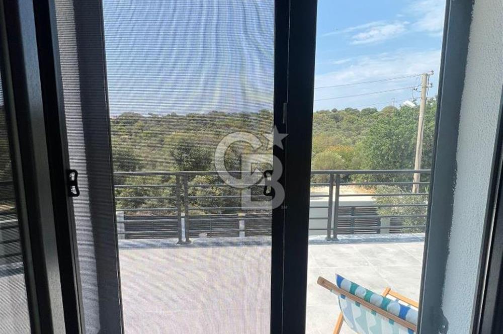 Çeşme 16 Eylül Mah. Havuzlu, Eşyalı Satılık Lüx 3+1 Villa