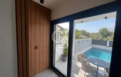 Çeşme 16 Eylül Mah. Havuzlu, Eşyalı Satılık Lüx 3+1 Villa