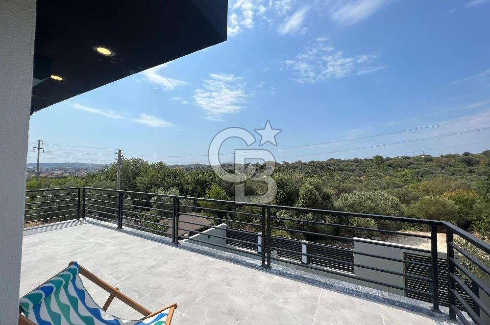 Çeşme 16 Eylül Mah. Havuzlu, Eşyalı Satılık Lüx 3+1 Villa