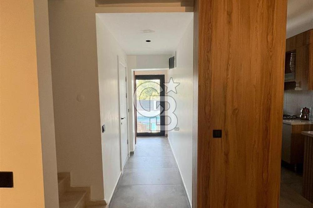 Çeşme 16 Eylül Mah. Havuzlu, Eşyalı Satılık Lüx 3+1 Villa
