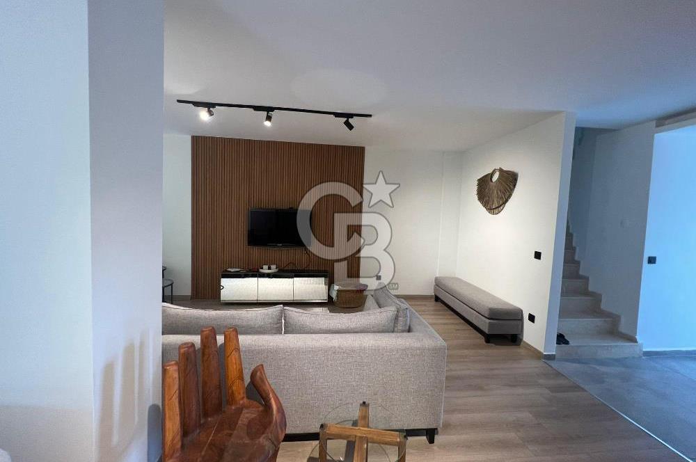 Çeşme 16 Eylül Mah. Havuzlu, Eşyalı Satılık Lüx 3+1 Villa