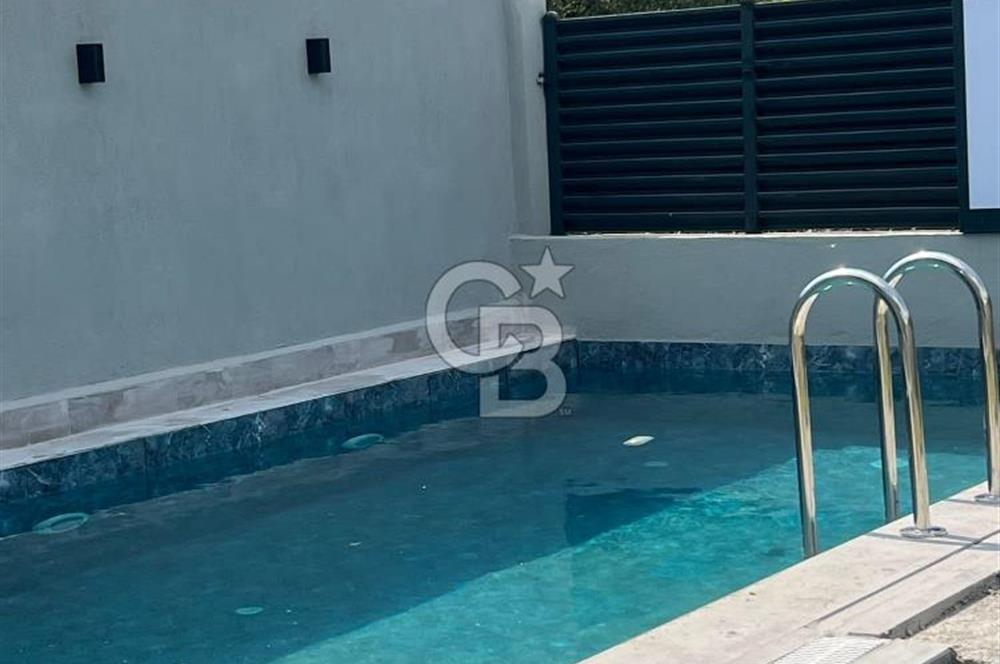 Çeşme 16 Eylül Mah. Havuzlu, Eşyalı Satılık Lüx 3+1 Villa