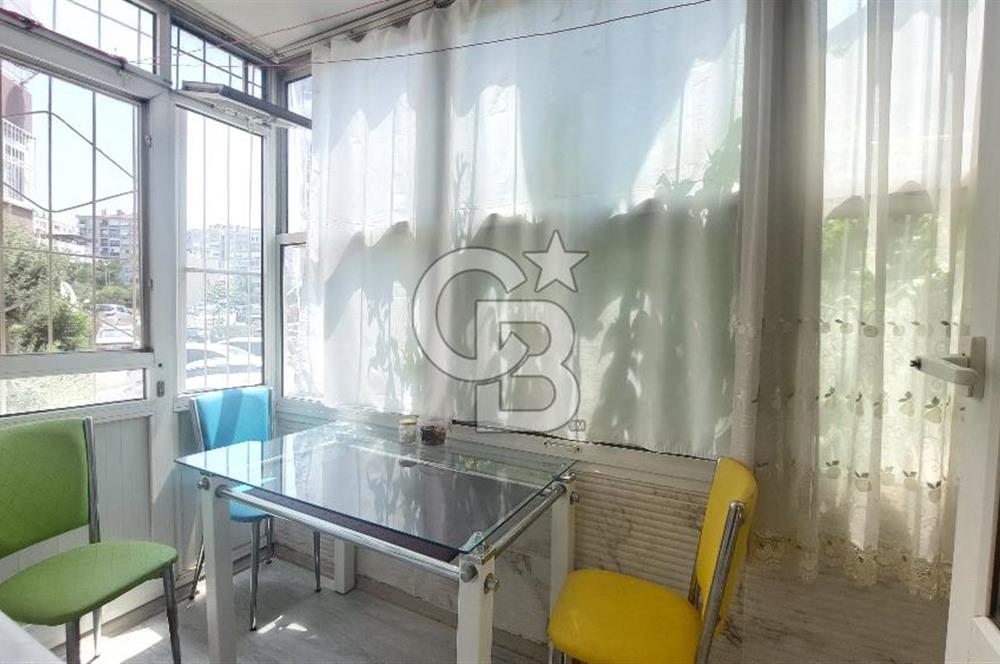 Bayraklı Mansuroğlu Mahallesinde Tadilatlı 3+1 Kiralık Daire