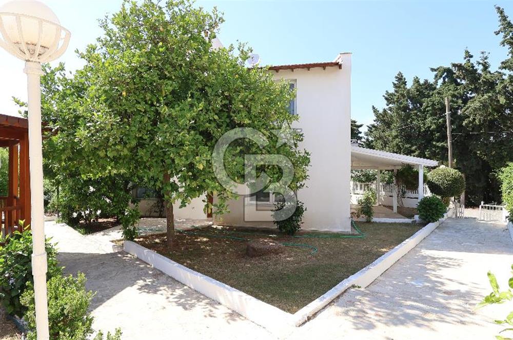 Çeşme Paşalimanı Folkart'a komşu site içi satılık villa fırsatı