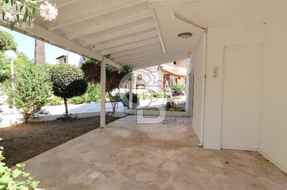 Çeşme Paşalimanı Folkart'a komşu site içi satılık villa fırsatı