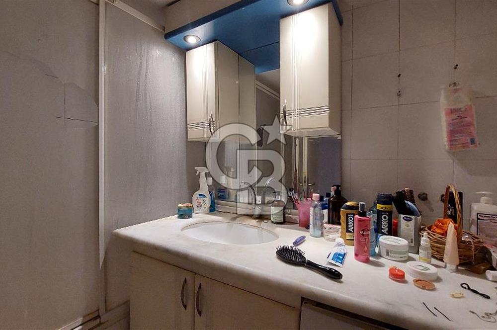 Bayraklı Mansuroğlu Mahallesinde Tadilatlı 3+1 Kiralık Daire