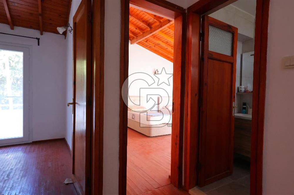 Çeşme Paşalimanı Folkart'a komşu site içi satılık villa fırsatı