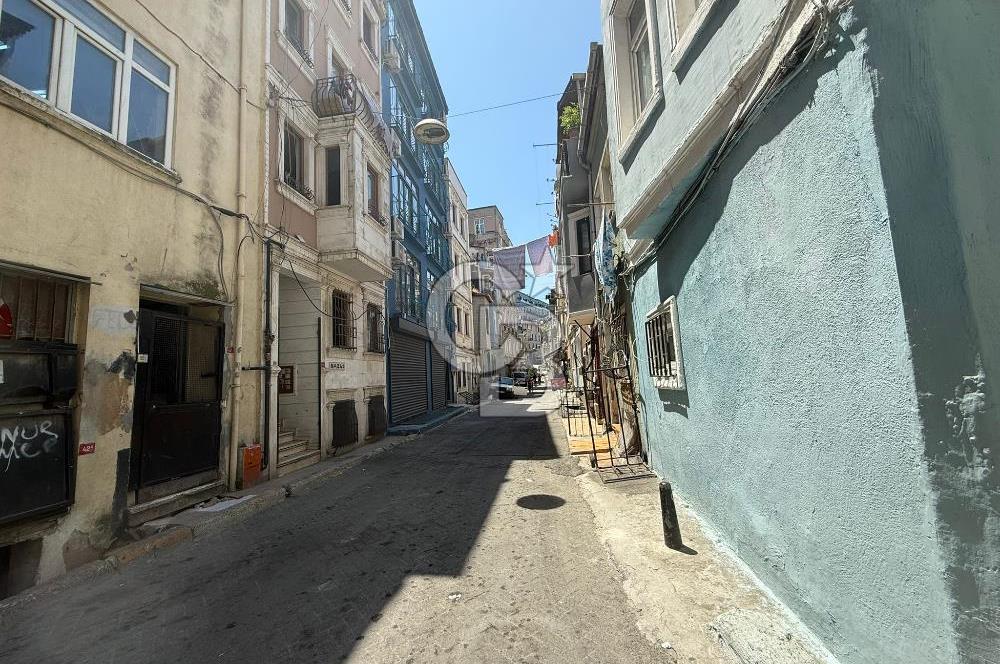 Taksim Meydan'a Yakın Otel Yapımına Uygun, Satılık Fırsat Bina