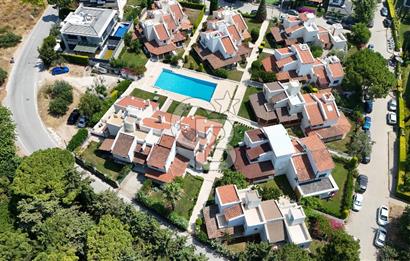 Çeşme Paşalimanı Folkart'a komşu site içi satılık villa fırsatı
