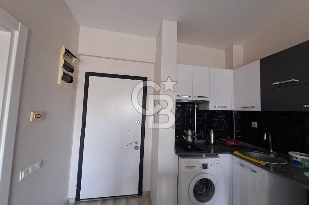 Seyrek´ te Havuzlu Yeşillikli Sitede Eşyalı 1+1 Kiralık Daire 