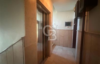 Menekşe-2'de Asansörlü İş Merkezinde Kiralık 2+1 Ofis