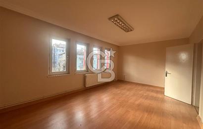Menekşe-2'de Asansörlü İş Merkezinde Kiralık 2+1 Ofis