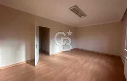 Menekşe-2'de Asansörlü İş Merkezinde Kiralık 2+1 Ofis
