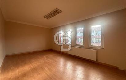 Menekşe-2'de Asansörlü İş Merkezinde Kiralık 2+1 Ofis