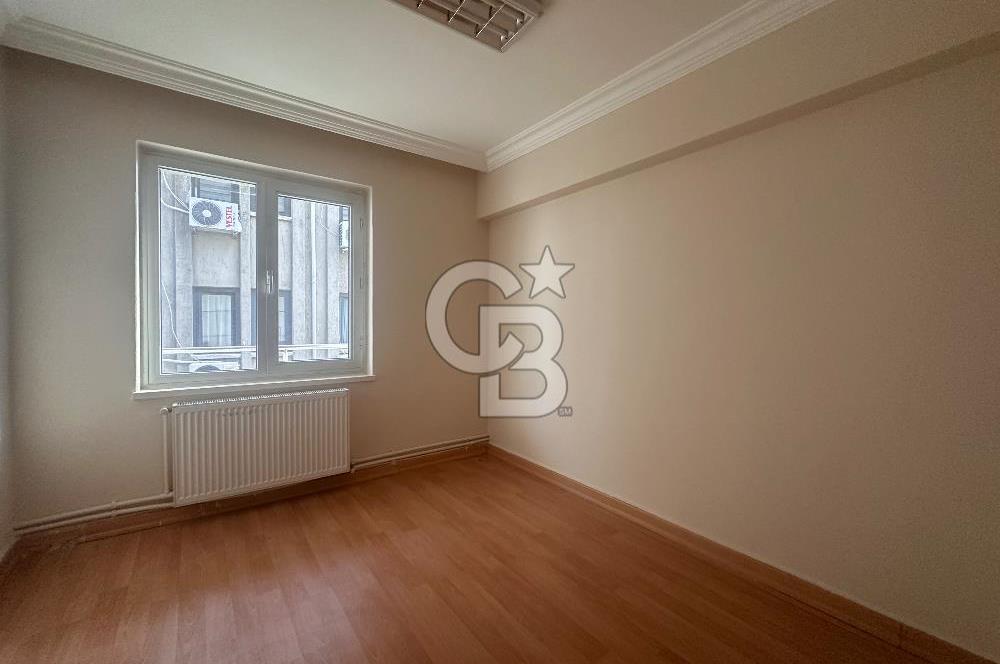 Menekşe-2'de Asansörlü İş Merkezinde Kiralık 2+1 Ofis