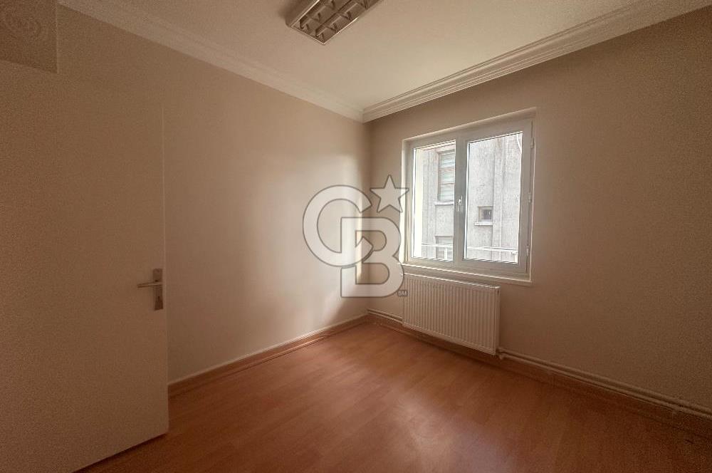 Menekşe-2'de Asansörlü İş Merkezinde Kiralık 2+1 Ofis