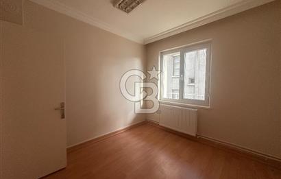 Menekşe-2'de Asansörlü İş Merkezinde Kiralık 2+1 Ofis