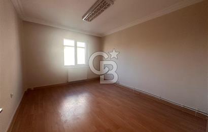 Menekşe-2'de Asansörlü İş Merkezinde Kiralık 2+1 Ofis