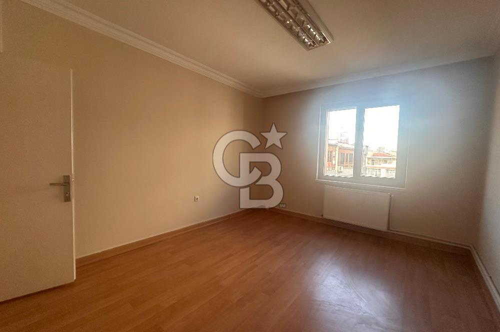 Menekşe-2'de Asansörlü İş Merkezinde Kiralık 2+1 Ofis