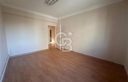 Menekşe-2'de Asansörlü İş Merkezinde Kiralık 2+1 Ofis