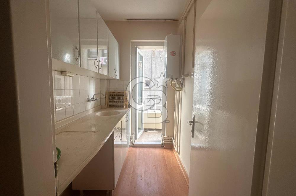 Menekşe-2'de Asansörlü İş Merkezinde Kiralık 2+1 Ofis