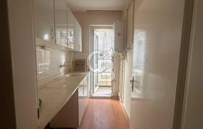 Menekşe-2'de Asansörlü İş Merkezinde Kiralık 2+1 Ofis