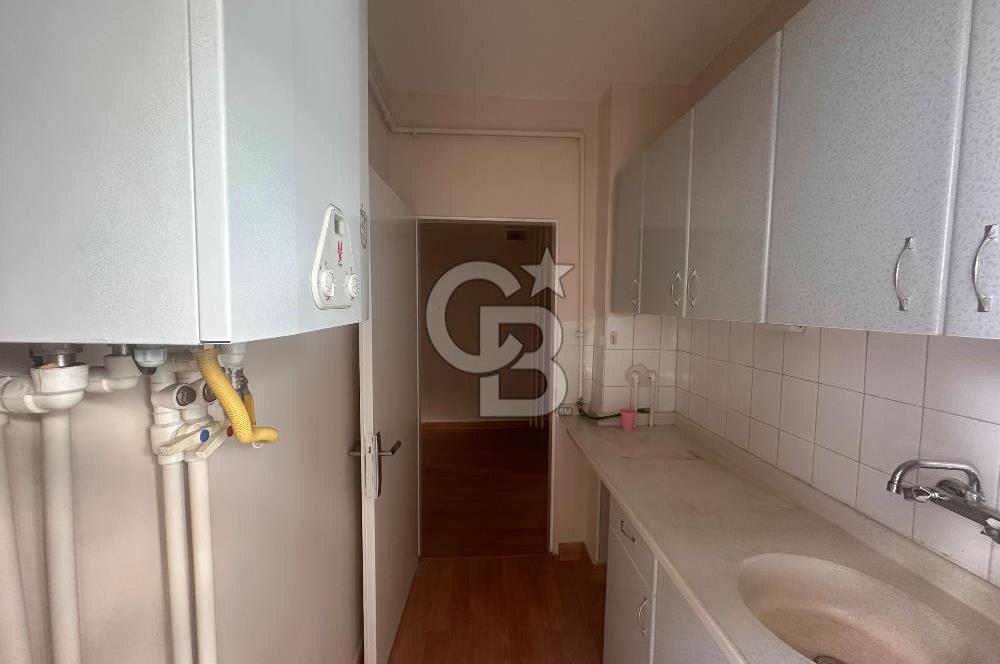 Menekşe-2'de Asansörlü İş Merkezinde Kiralık 2+1 Ofis