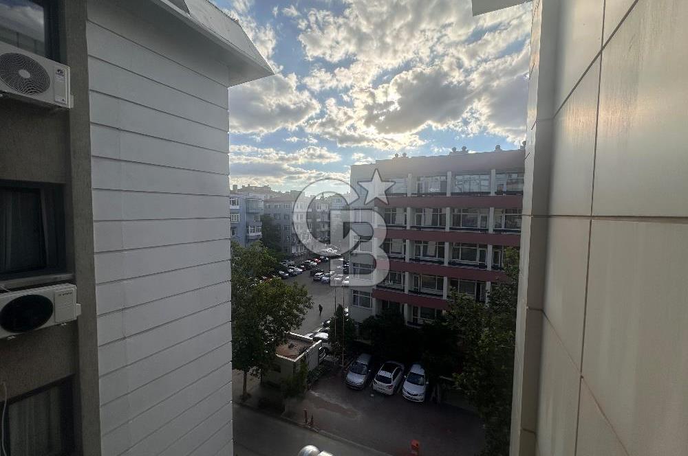 Menekşe-2'de Asansörlü İş Merkezinde Kiralık 2+1 Ofis