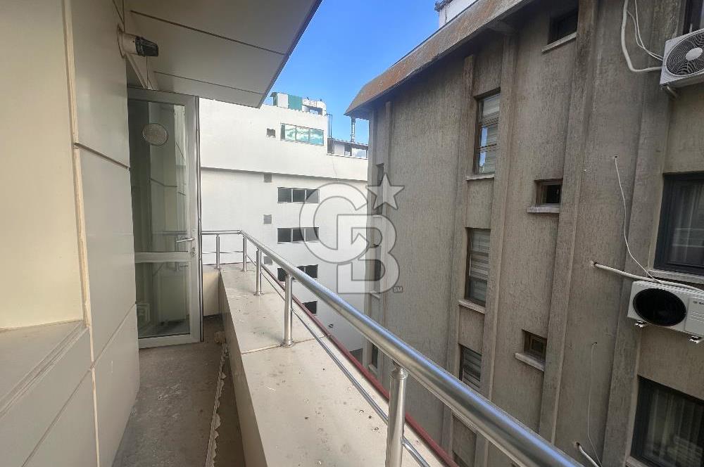 Menekşe-2'de Asansörlü İş Merkezinde Kiralık 2+1 Ofis