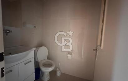 Menekşe-2'de Asansörlü İş Merkezinde Kiralık 2+1 Ofis