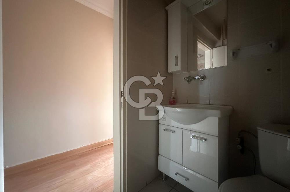 Menekşe-2'de Asansörlü İş Merkezinde Kiralık 2+1 Ofis