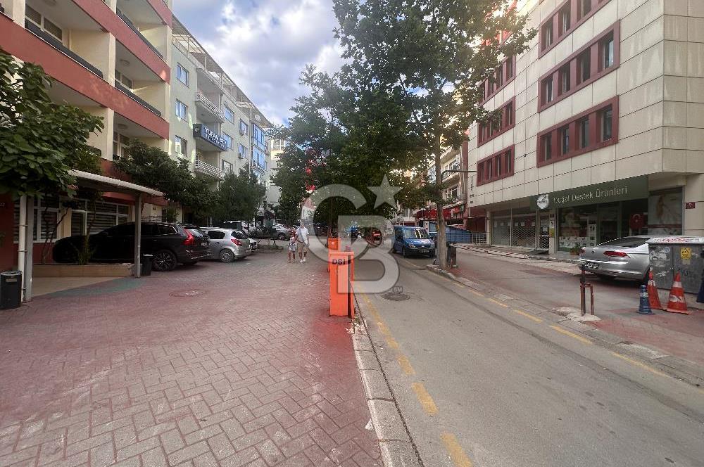 Menekşe-2'de Asansörlü İş Merkezinde Kiralık 2+1 Ofis