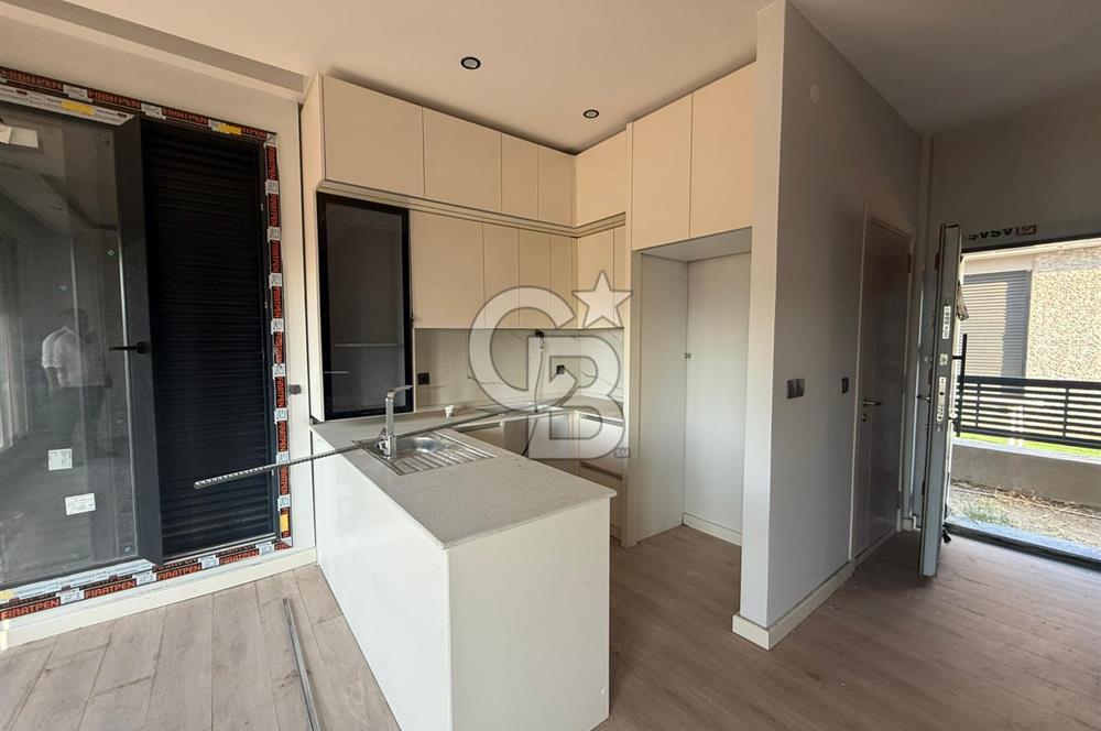 YENİ FOÇADA SATILIK 4+1 VİLLA