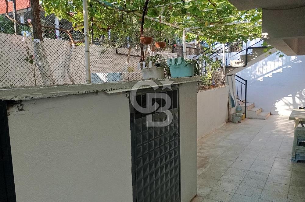 MENDERES BARBAROS MAHALLESİNDE 2+1 GENİŞ, BAHÇELİ, EŞYALI DAİRE